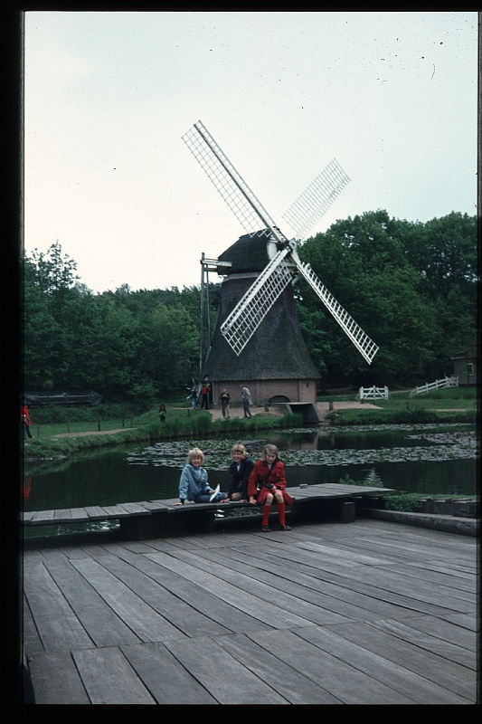 25.Arnhem mei 1974 Brigitte,Marion,Peter.JPG